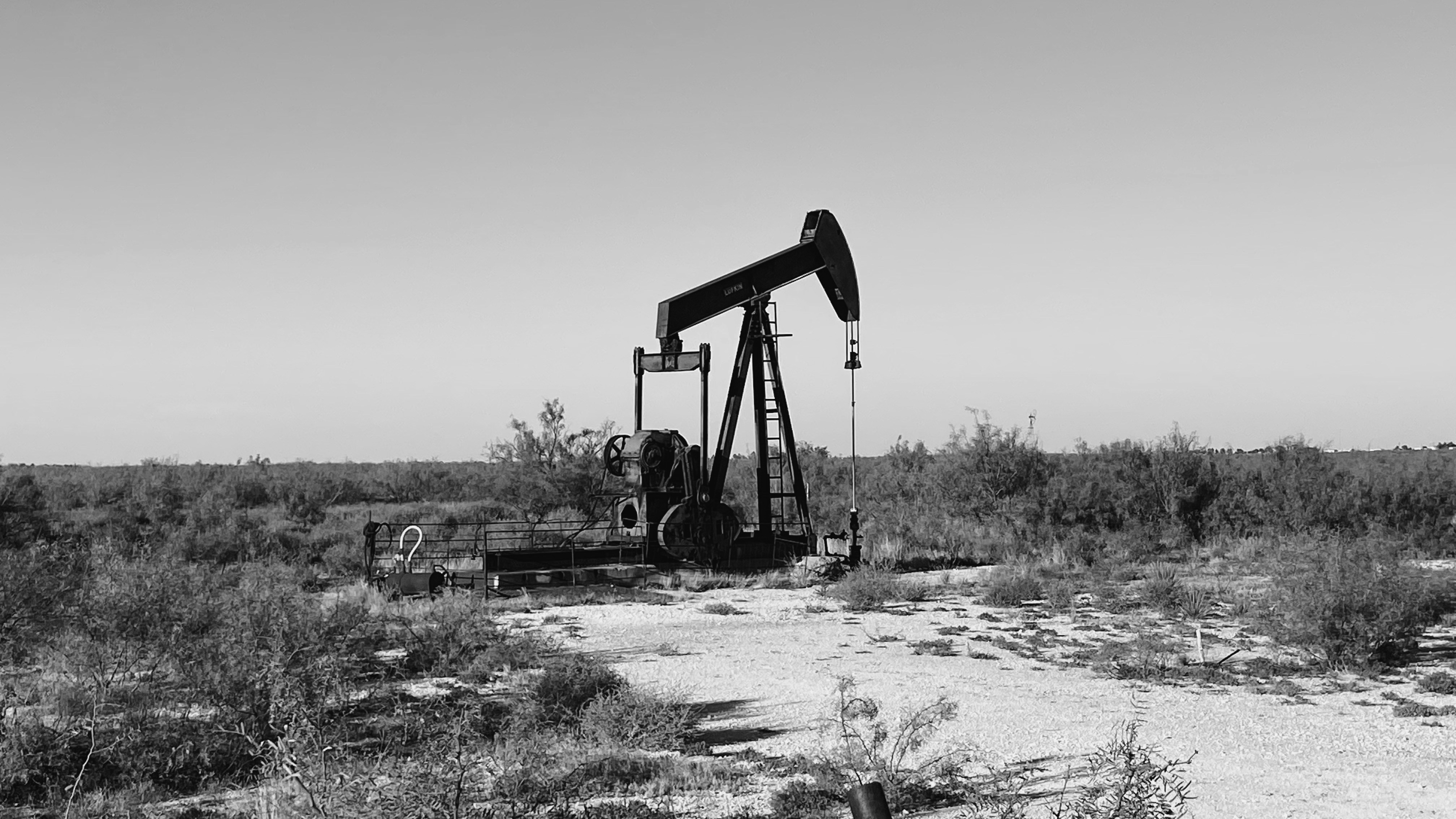 Pumpjack onshore em campo maduro
